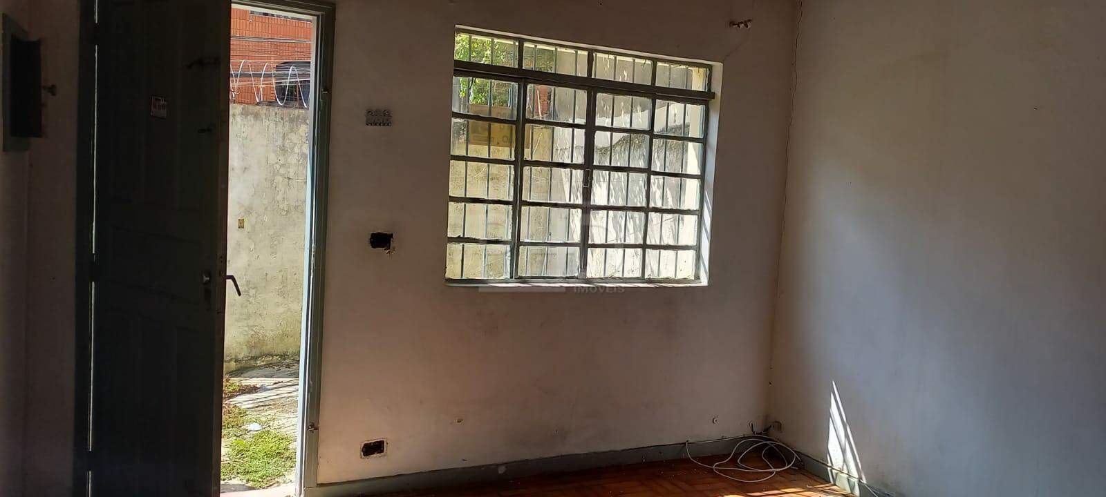 Terreno à venda com 1 quarto, 64m² - Foto 2