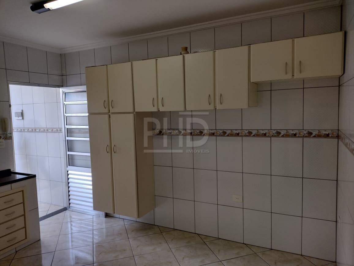 Casa para alugar com 2 quartos, 120m² - Foto 3