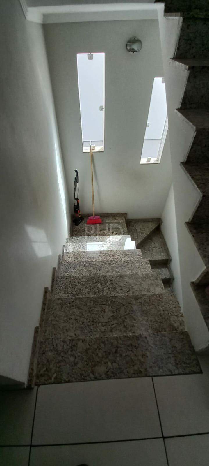 Sobrado à venda com 3 quartos, 250m² - Foto 9