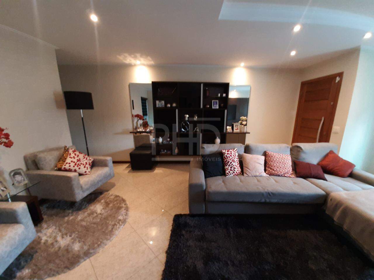 Sobrado à venda com 3 quartos, 249m² - Foto 4