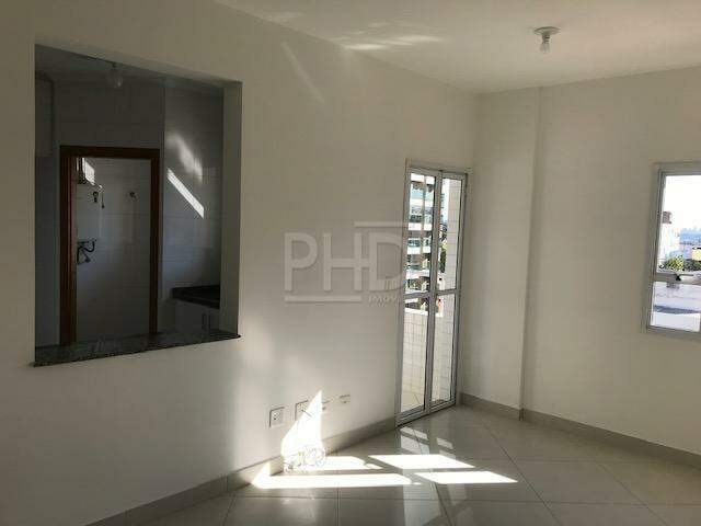 Apartamento para alugar com 2 quartos, 70m² - Foto 3