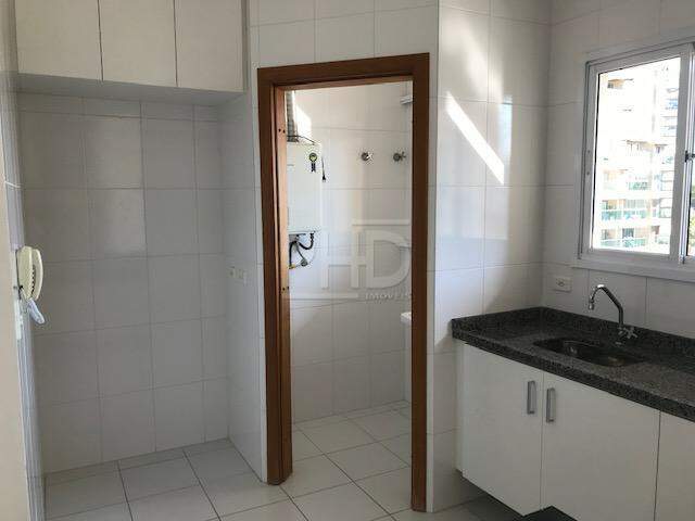 Apartamento para alugar com 2 quartos, 70m² - Foto 9