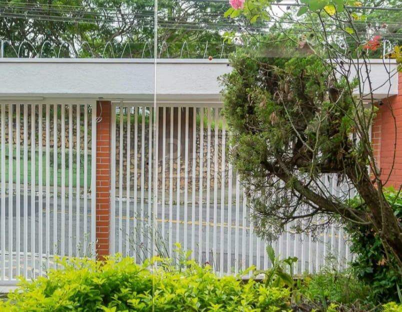 Casa para alugar com 3 quartos, 200m² - Foto 30