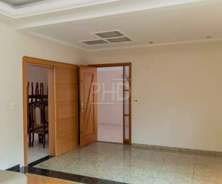 Casa para alugar com 3 quartos, 200m² - Foto 2