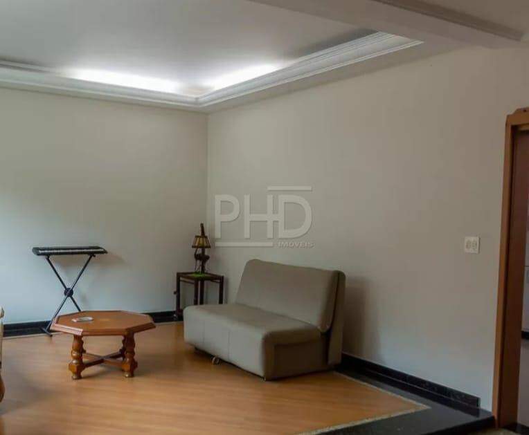 Casa para alugar com 3 quartos, 200m² - Foto 3