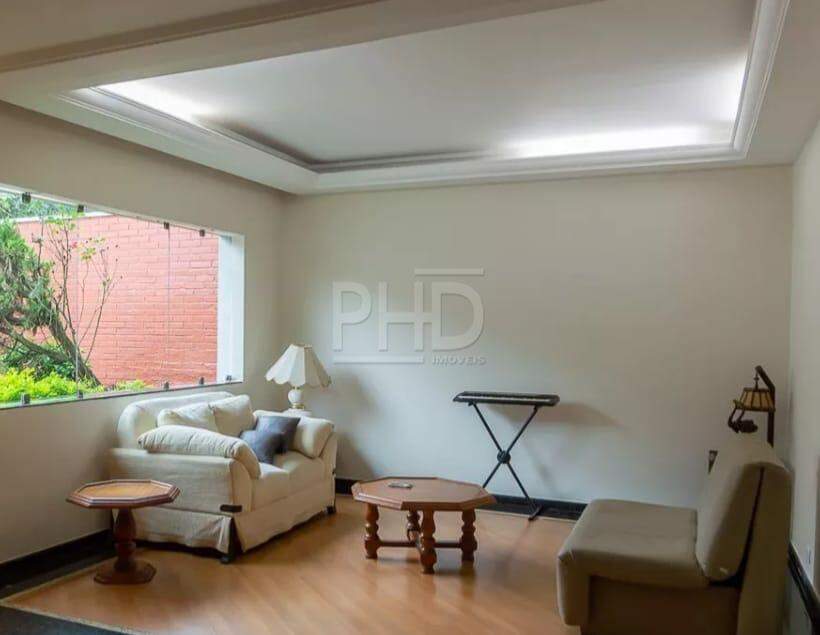 Casa para alugar com 3 quartos, 200m² - Foto 1