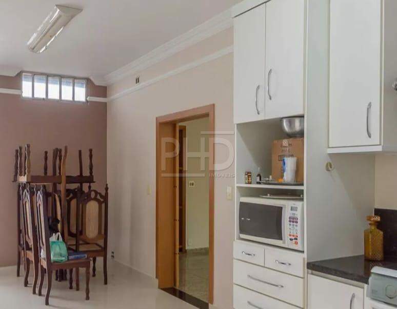 Casa para alugar com 3 quartos, 200m² - Foto 5