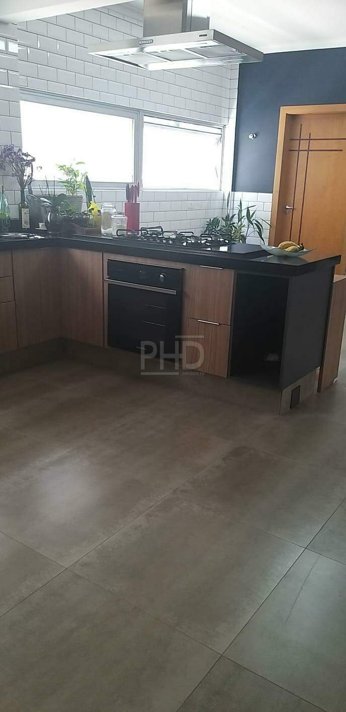 Apartamento à venda com 3 quartos, 200m² - Foto 9