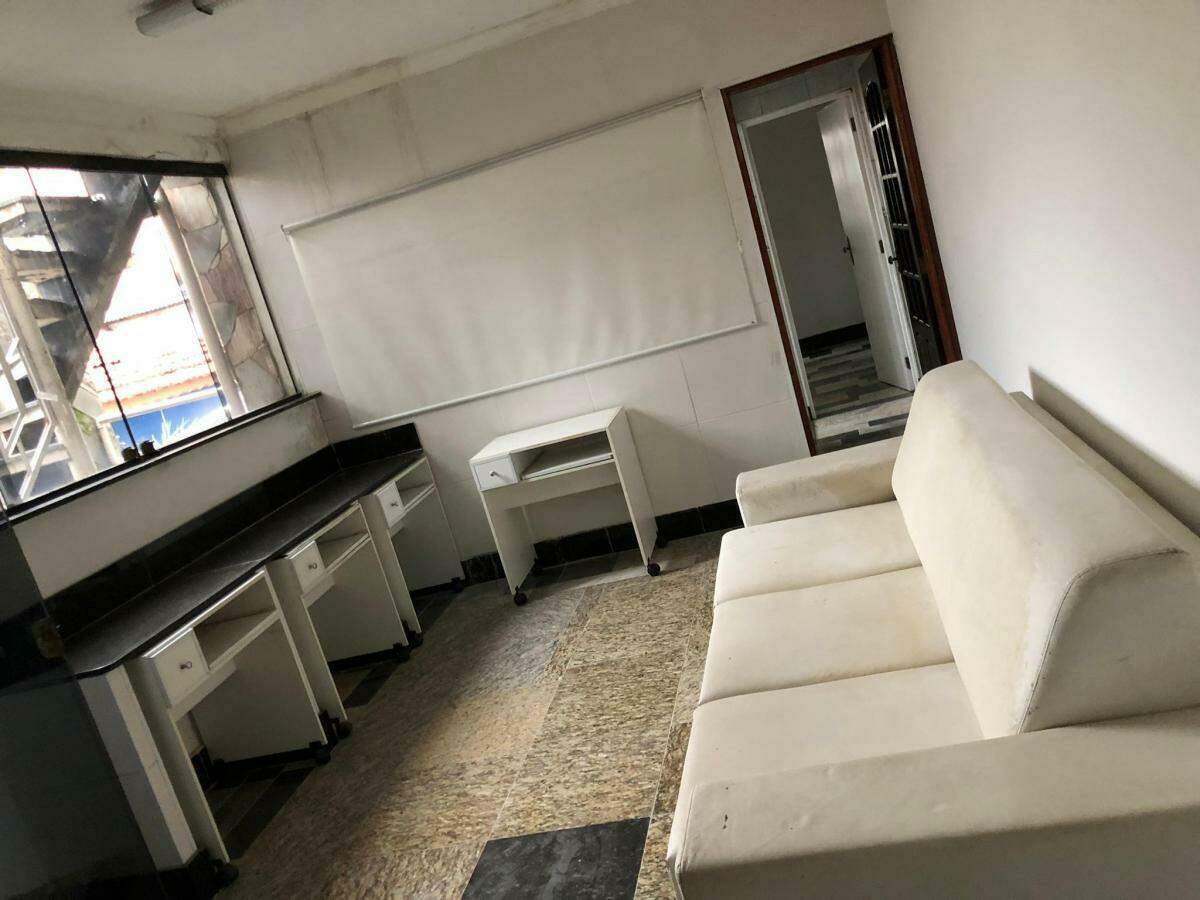 Sobrado à venda com 3 quartos, 237m² - Foto 2