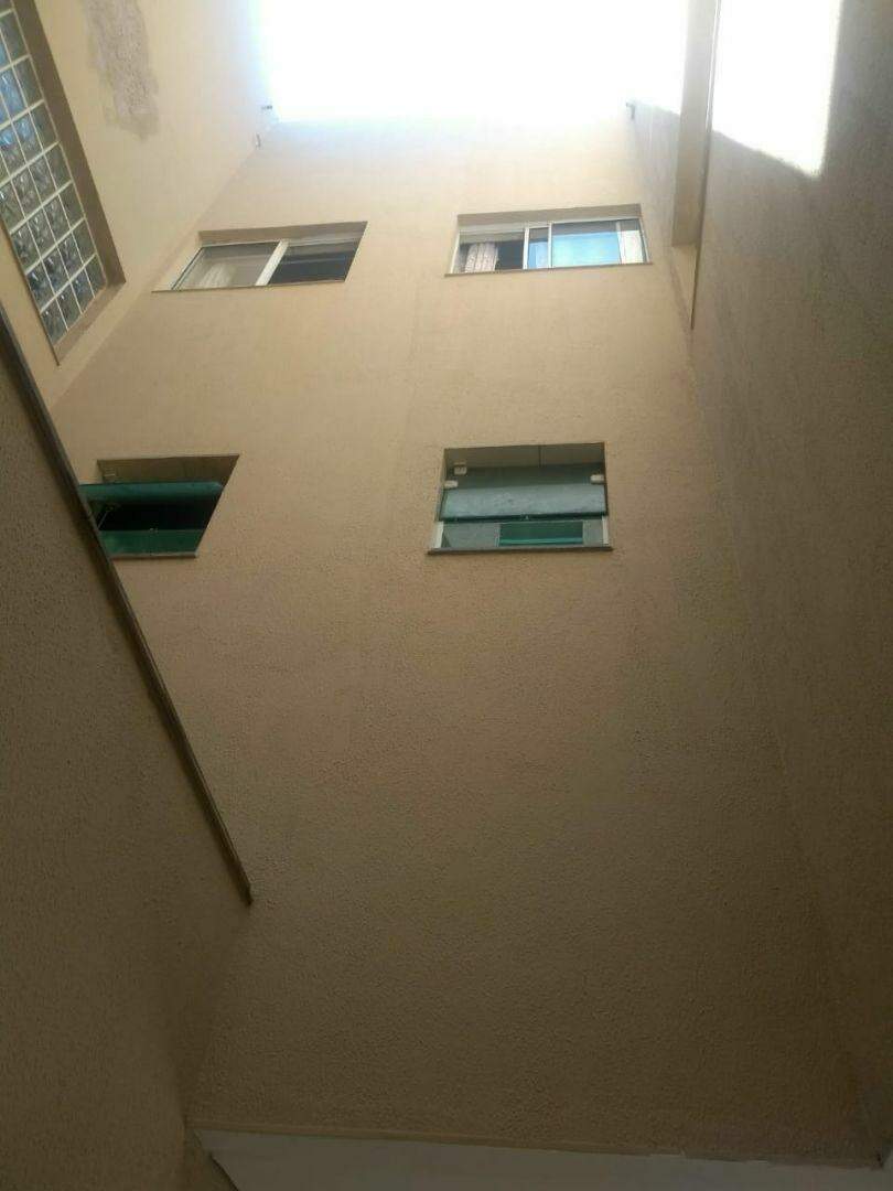 Sobrado à venda com 5 quartos, 257m² - Foto 2