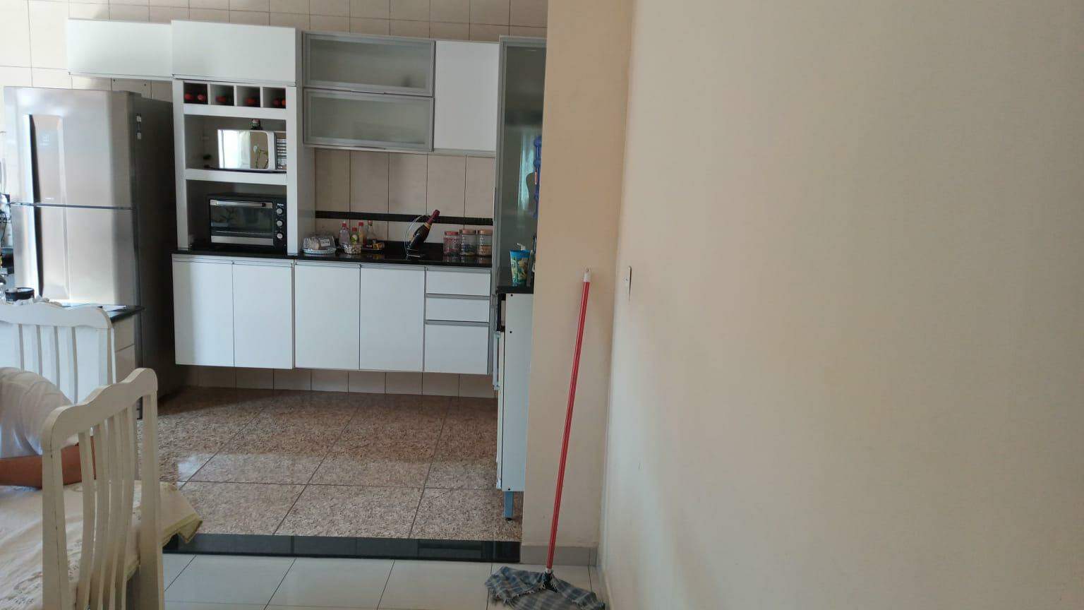 Sobrado à venda com 3 quartos, 200m² - Foto 4