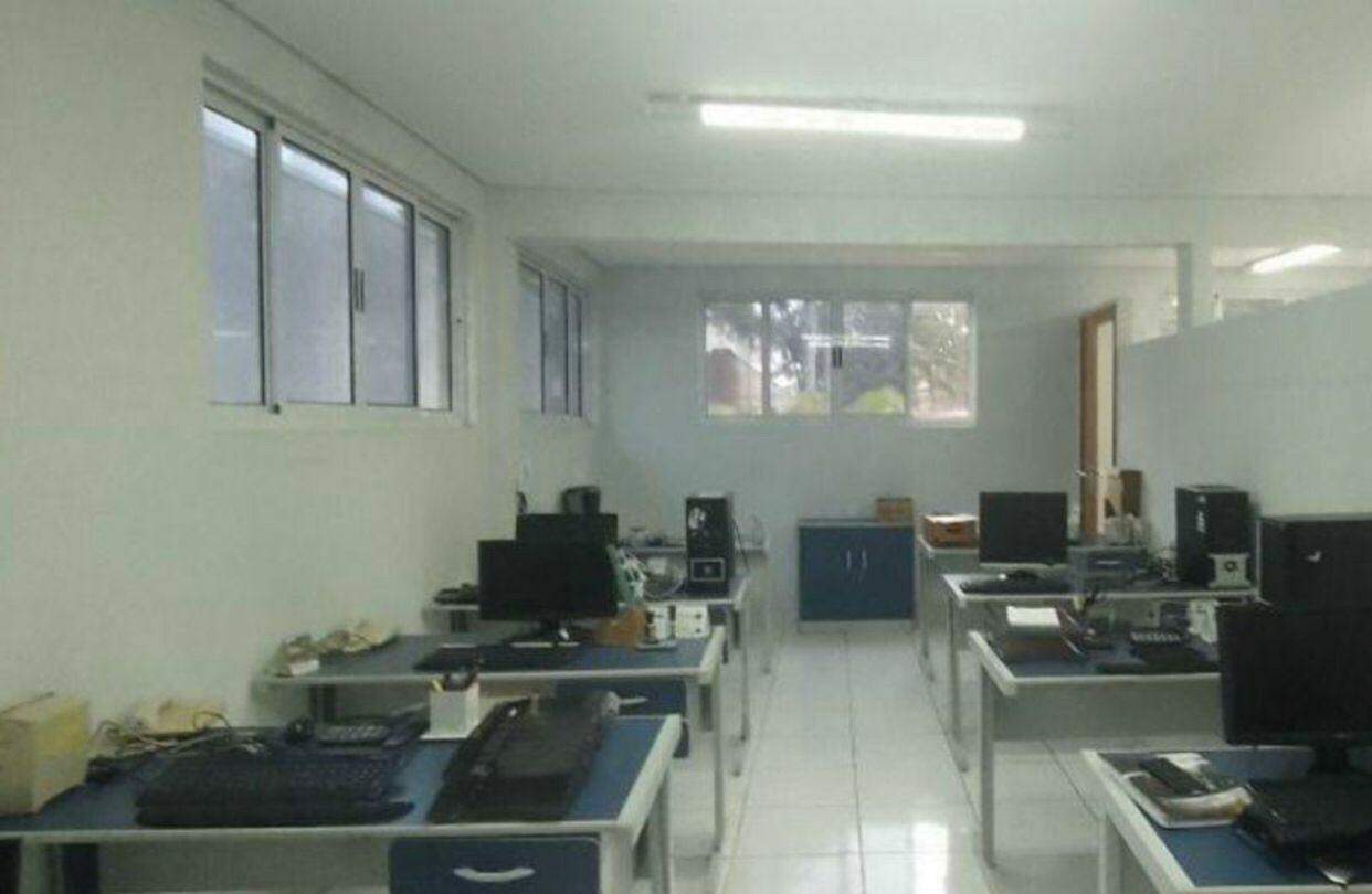 Sobrado à venda com 2 quartos, 580m² - Foto 14