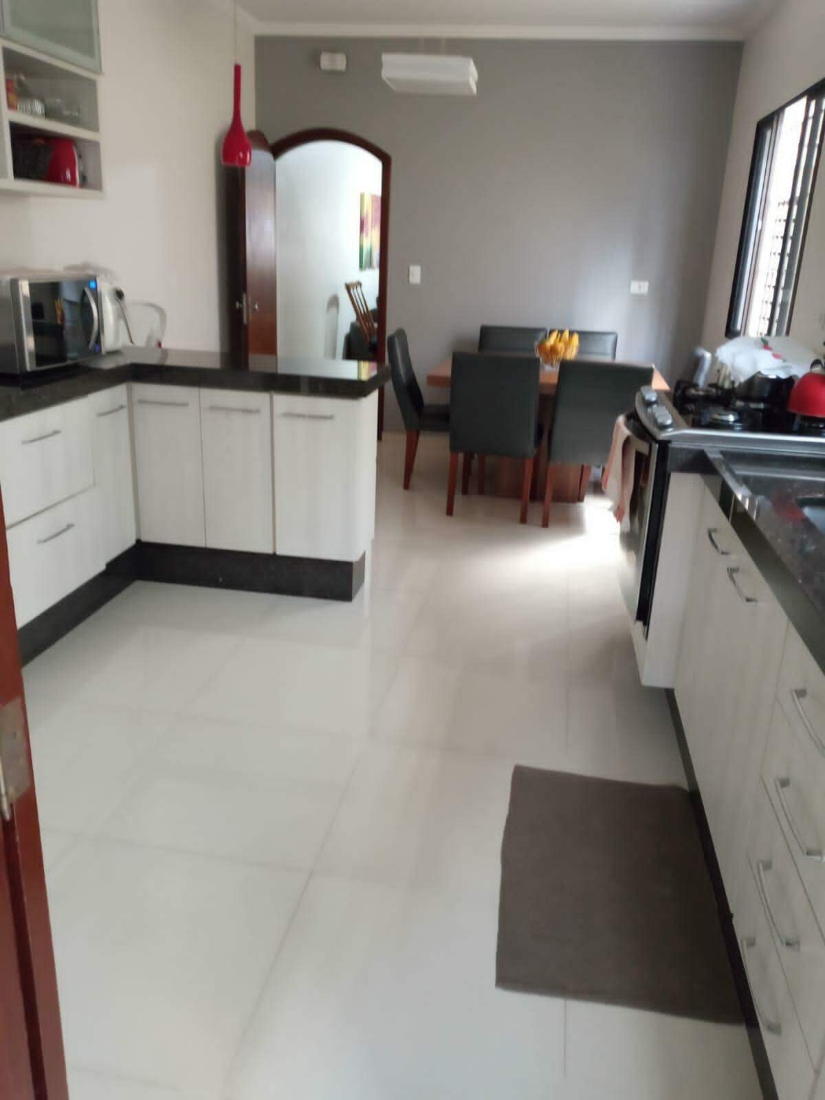 Sobrado à venda com 3 quartos, 172m² - Foto 1