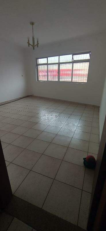Casa para alugar com 3 quartos, 256m² - Foto 3