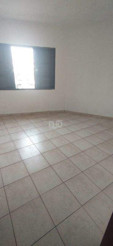 Casa para alugar com 3 quartos, 256m² - Foto 29