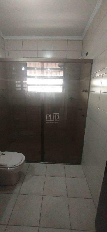 Casa para alugar com 3 quartos, 256m² - Foto 9