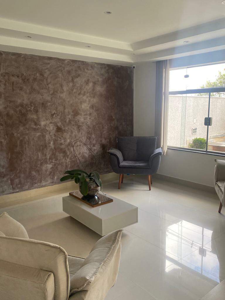 Apartamento à venda com 3 quartos, 102m² - Foto 1