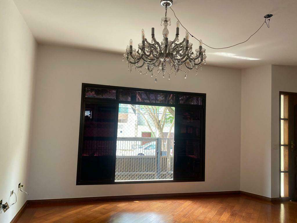 Sobrado à venda com 3 quartos, 217m² - Foto 1