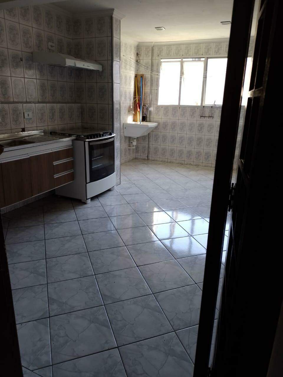 Apartamento à venda com 2 quartos, 70m² - Foto 3