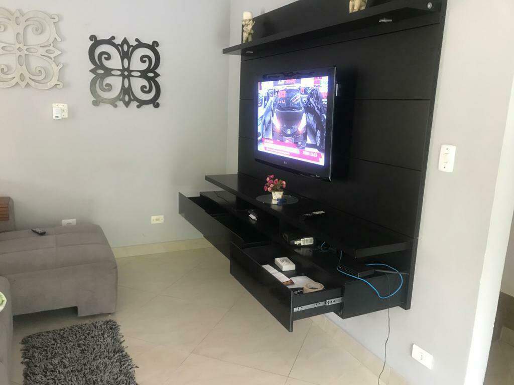 Sobrado à venda com 3 quartos, 202m² - Foto 1