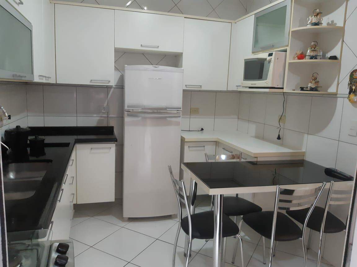 Apartamento à venda com 2 quartos, 68m² - Foto 4