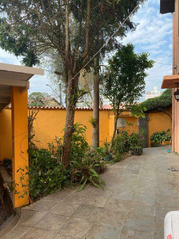 Sobrado à venda com 3 quartos, 190m² - Foto 1