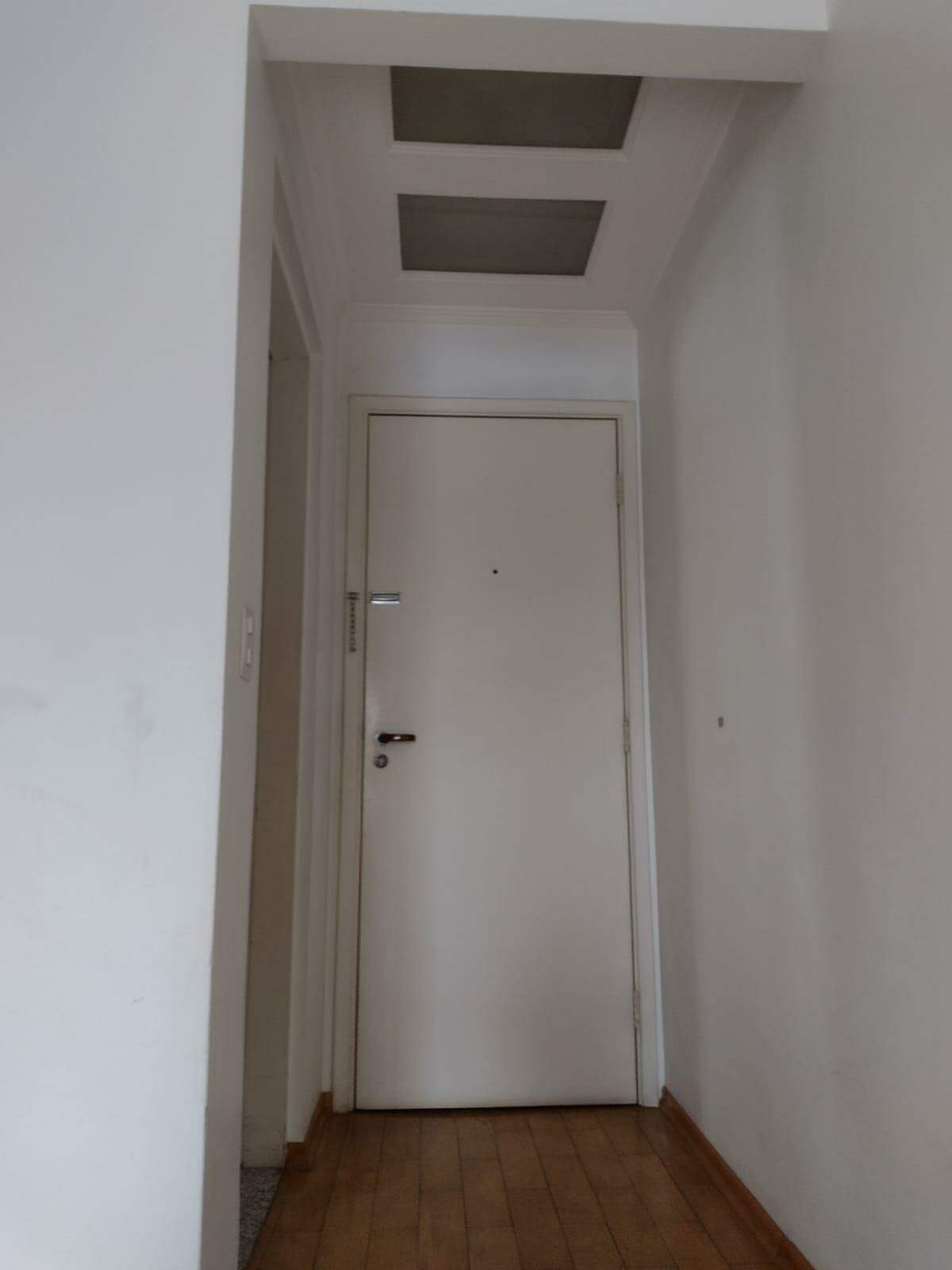 Apartamento à venda com 2 quartos, 70m² - Foto 4