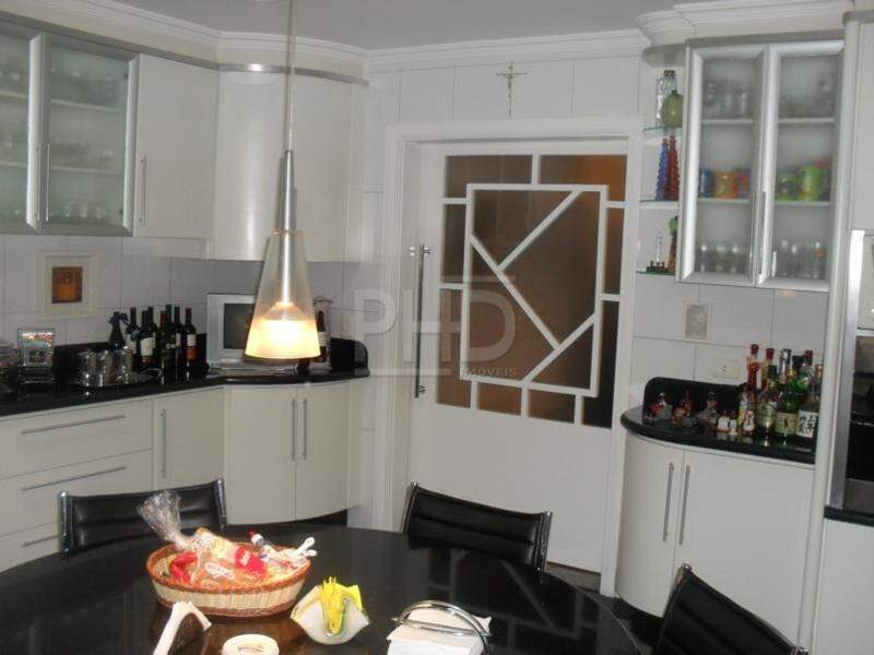 Apartamento à venda com 4 quartos, 205m² - Foto 2