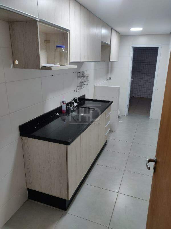 Apartamento à venda com 2 quartos, 60m² - Foto 5