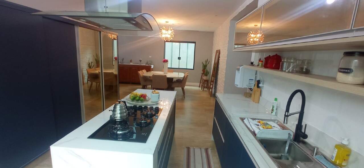 Casa à venda com 3 quartos, 284m² - Foto 6