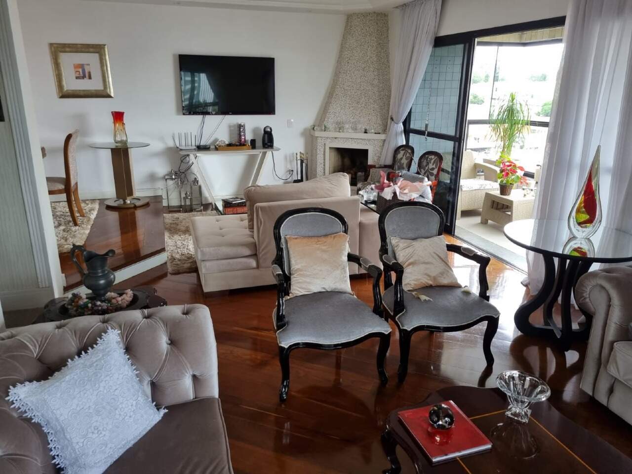 Apartamento à venda com 3 quartos, 208m² - Foto 4