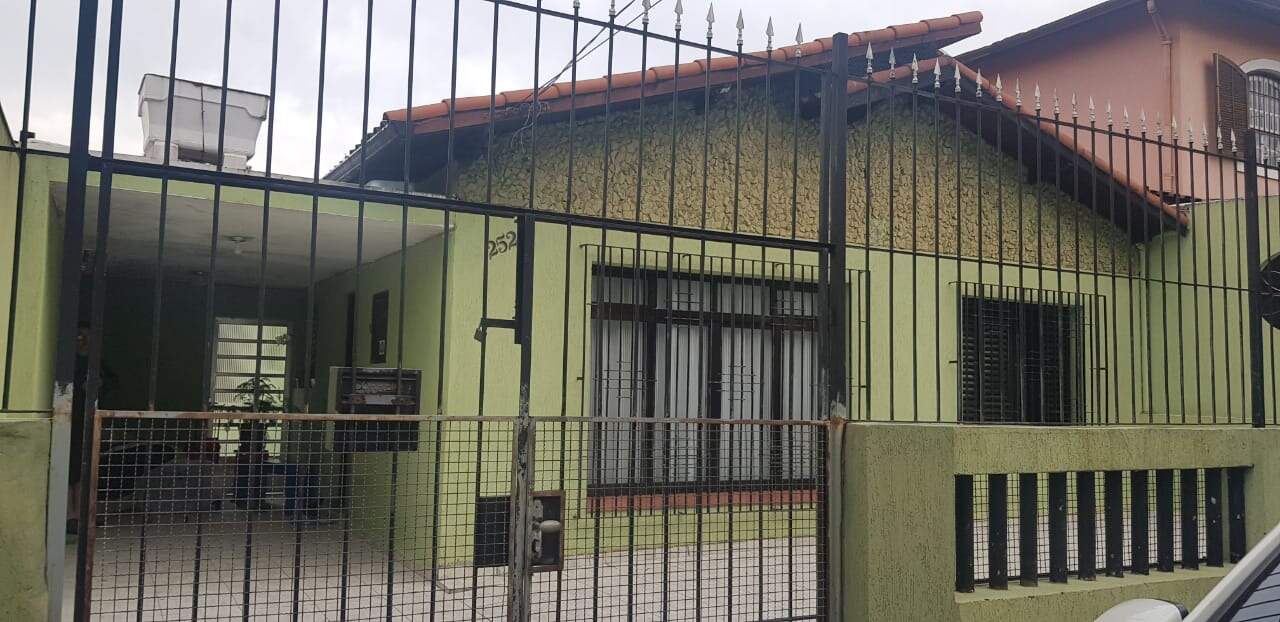 Casa à venda com 3 quartos, 151m² - Foto 1