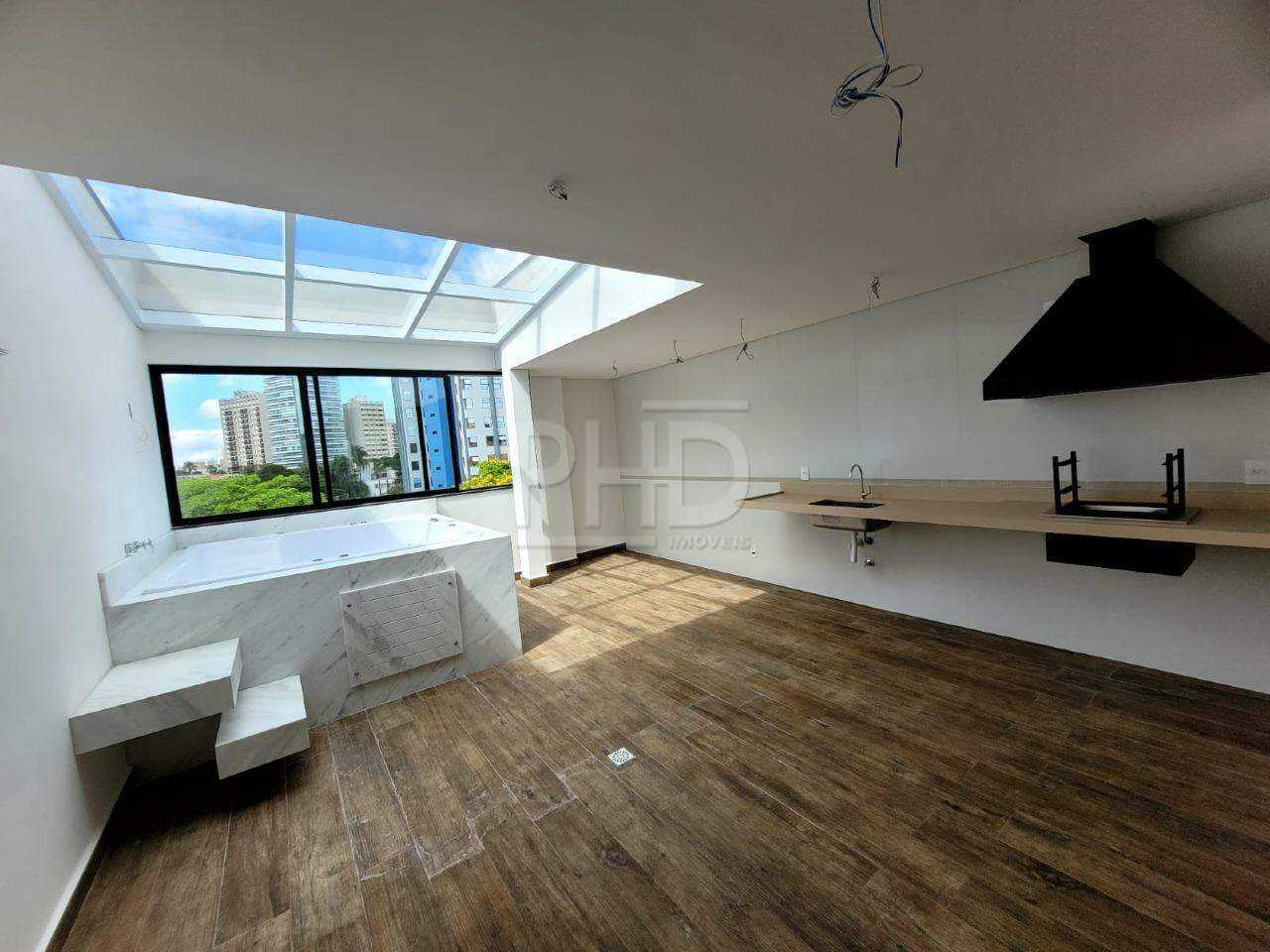 Cobertura à venda com 2 quartos, 110m² - Foto 1