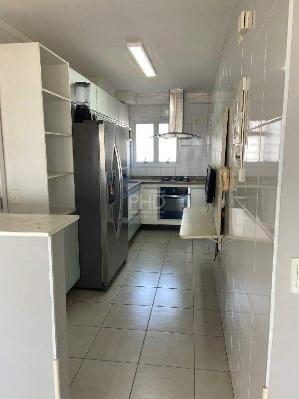 Apartamento à venda com 3 quartos, 106m² - Foto 7