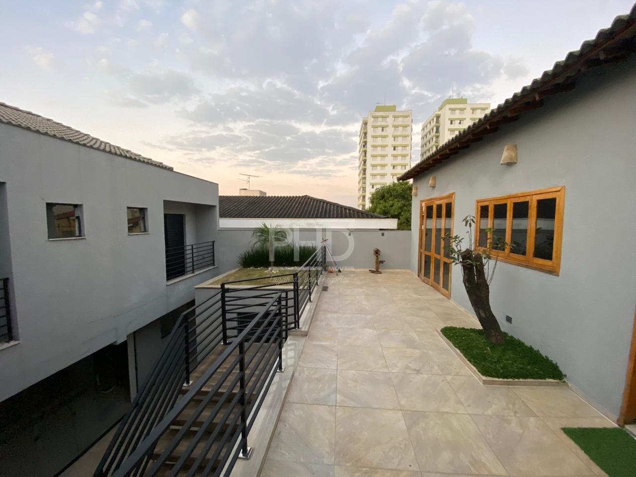 Sobrado, 3 quartos, 340 m² - Foto 1