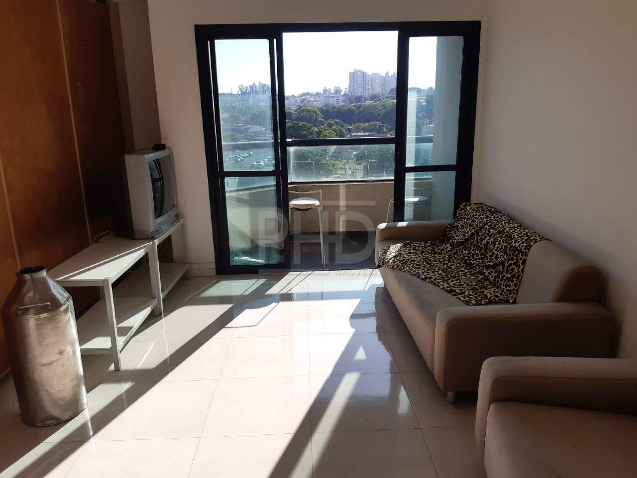 Apartamento à venda com 3 quartos, 106m² - Foto 1