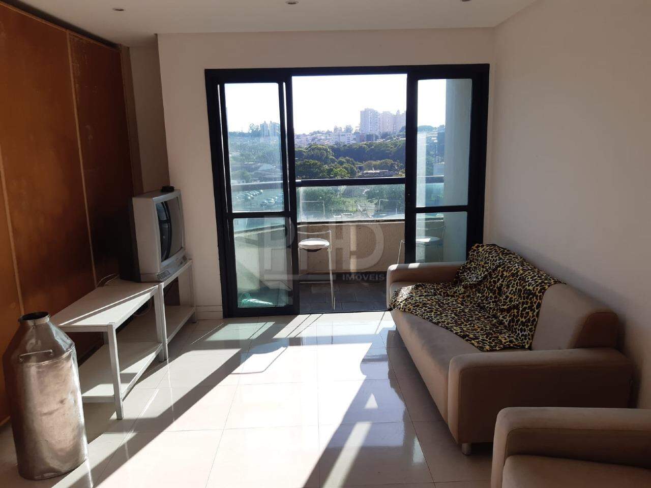 Apartamento à venda com 3 quartos, 106m² - Foto 2