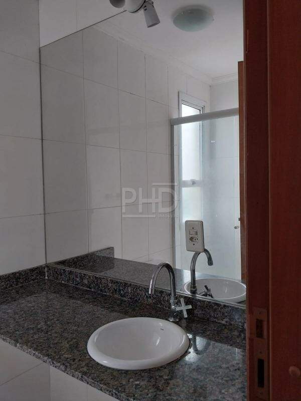 Apartamento para alugar com 2 quartos, 70m² - Foto 17