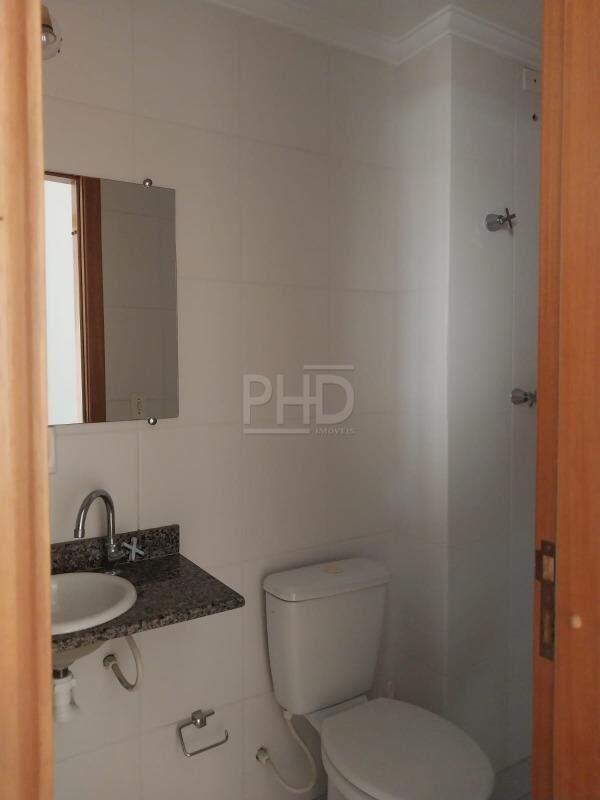 Apartamento para alugar com 2 quartos, 70m² - Foto 18