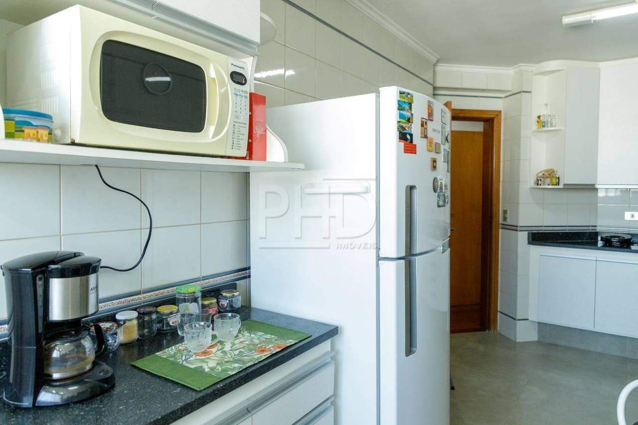 Apartamento à venda com 3 quartos, 135m² - Foto 6