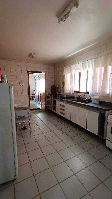 Apartamento à venda com 4 quartos, 205m² - Foto 5