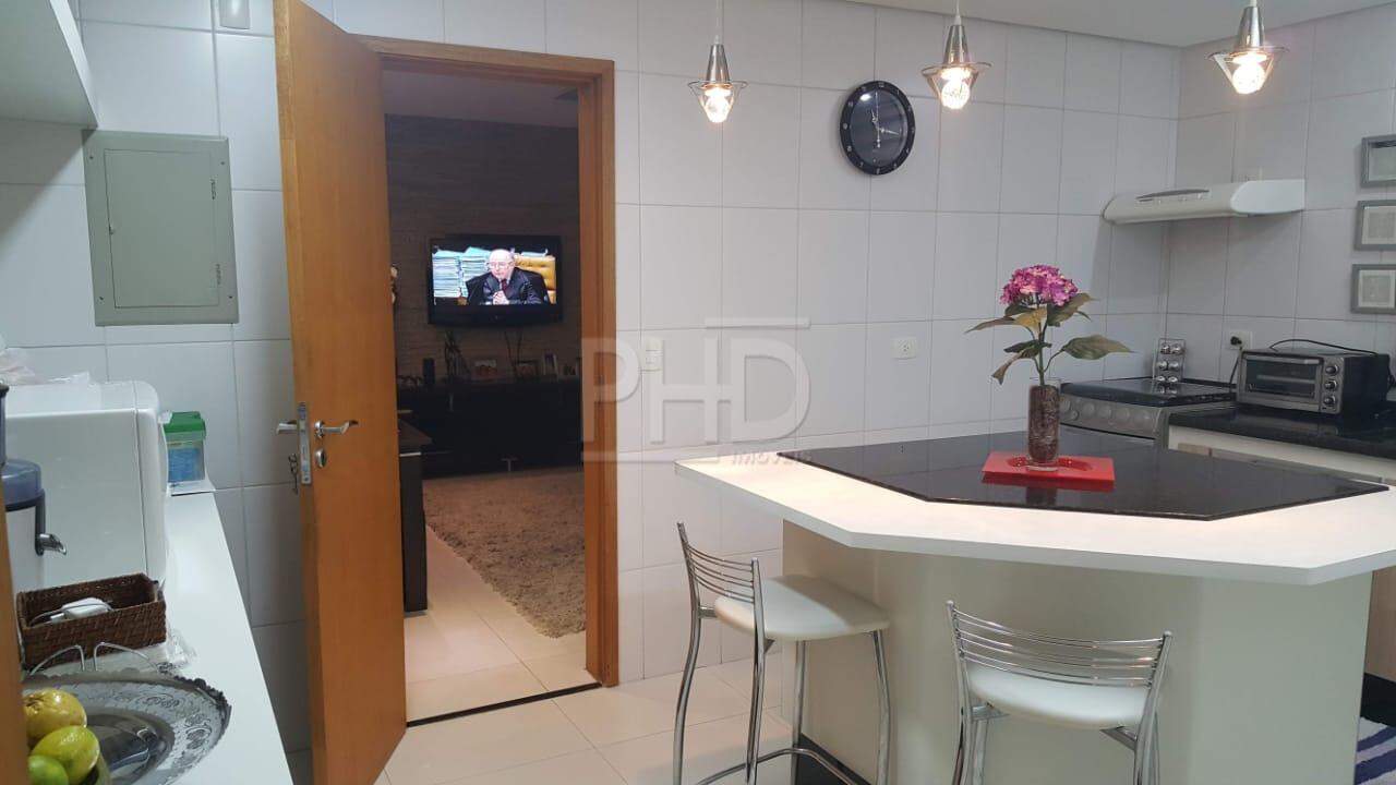 Apartamento à venda com 3 quartos, 134m² - Foto 7