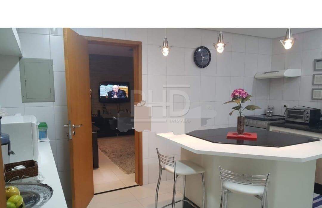 Apartamento à venda com 3 quartos, 134m² - Foto 8