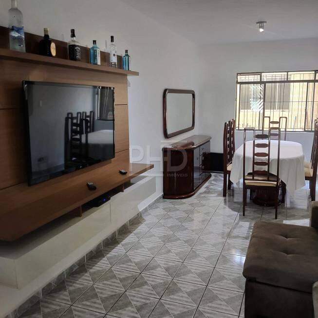 Casa à venda com 3 quartos, 205m² - Foto 1