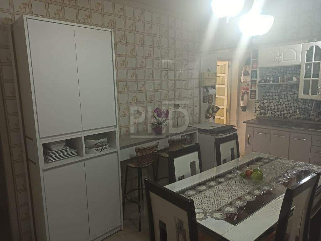 Sobrado à venda com 3 quartos, 196m² - Foto 2