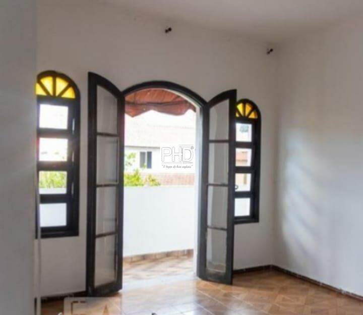 Sobrado para alugar com 3 quartos, 200m² - Foto 1