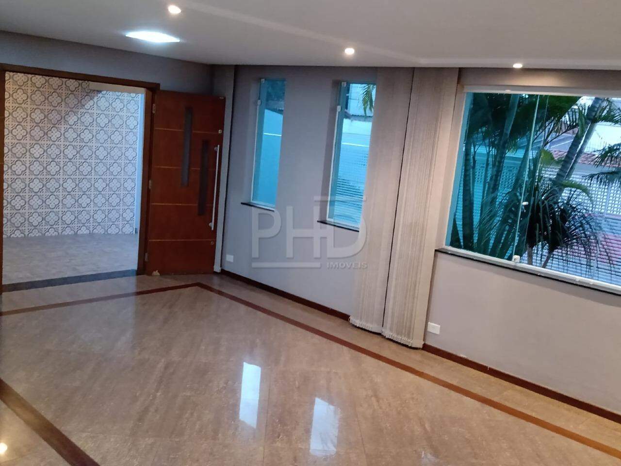 Sobrado à venda com 4 quartos, 290m² - Foto 1