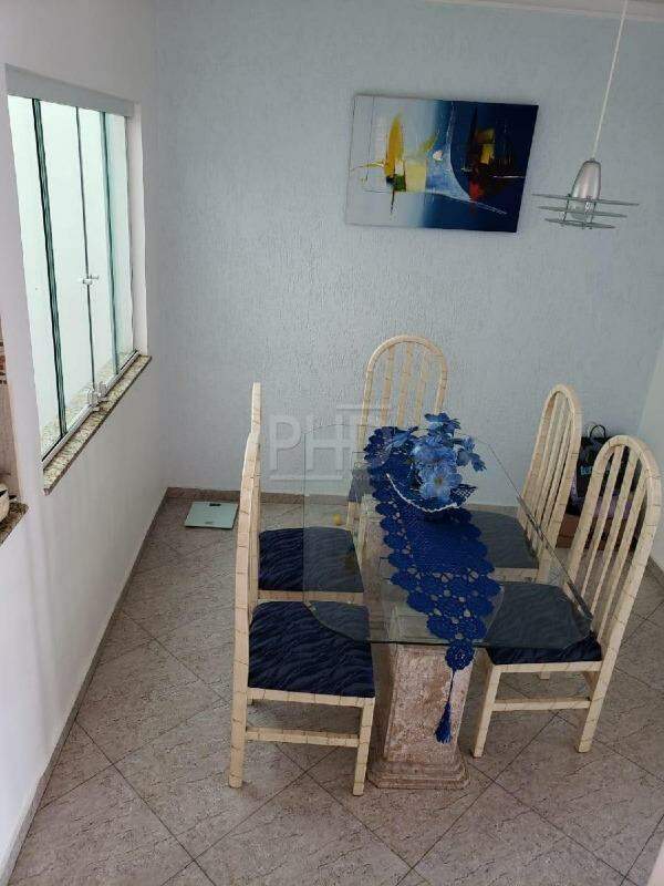 Casa de Condomínio à venda com 3 quartos, 180m² - Foto 1