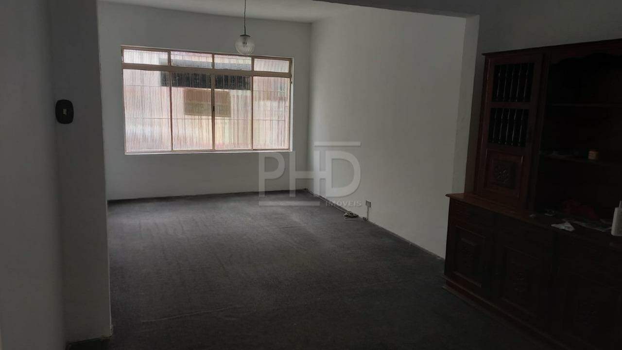 Sobrado à venda com 7 quartos, 154m² - Foto 1