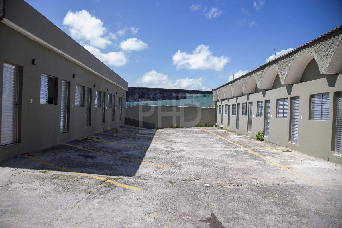 Casa Comercial à venda com 50 quartos, 1725m² - Foto 13